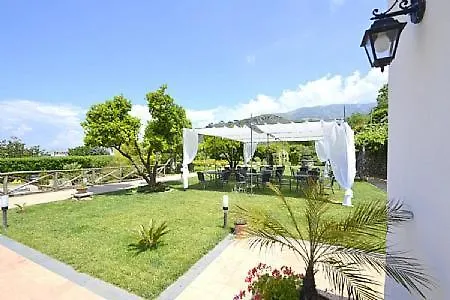 Sleeps 5 Pool Air Con *