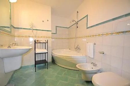 빌라 Sleeps 5 Pool Air Con